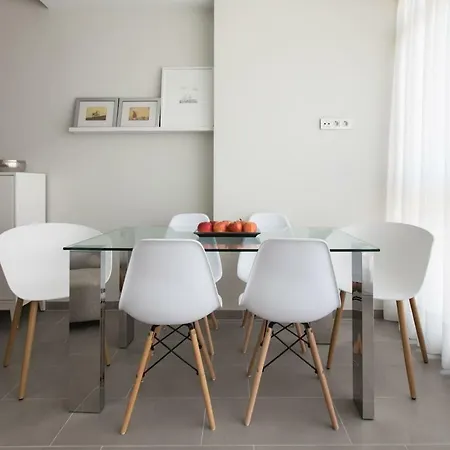 Downtown Square: Prime Location With Parking Appartement *