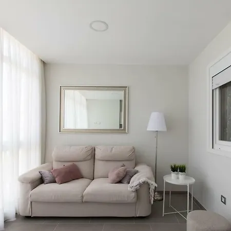 Appartement Downtown Square: Prime Location With Parking *