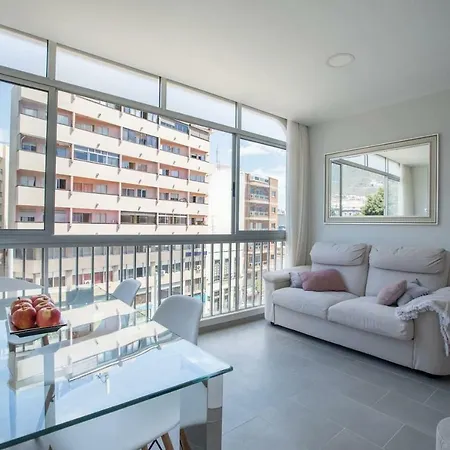 Apartment Downtown Square: Prime Location With Parking